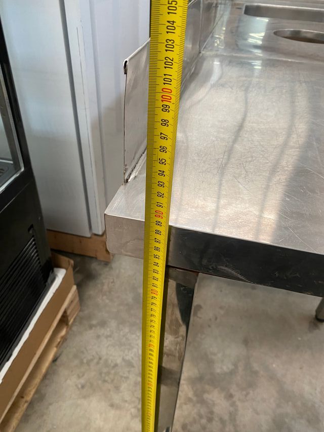 Fregadero industrial con aro de desbroce