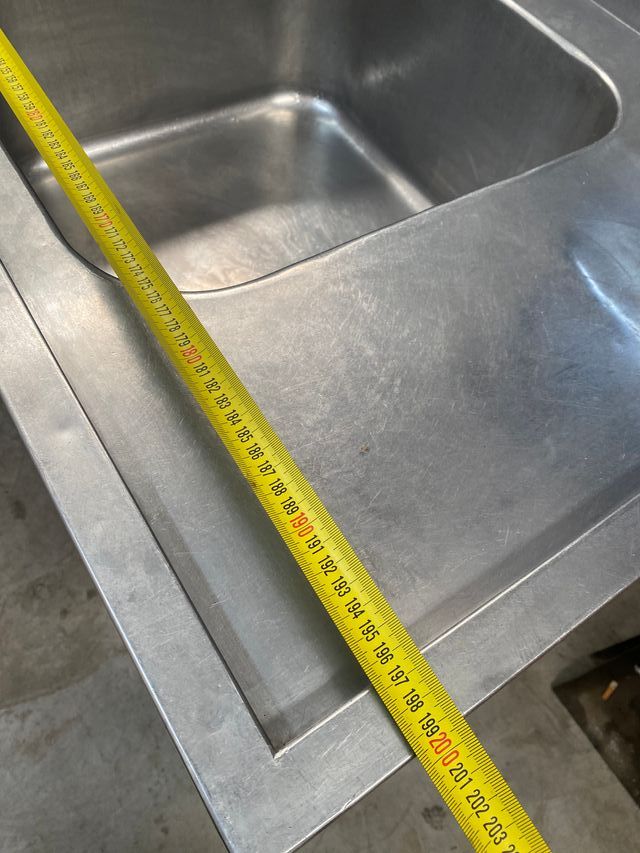 Fregadero industrial con aro de desbroce