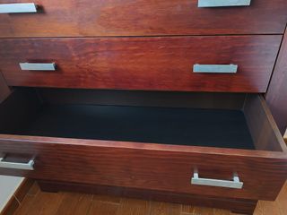 Dormitorio madera maciza: 2 cómodas + 2 mesitas