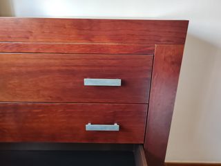 Dormitorio madera maciza: 2 cómodas + 2 mesitas