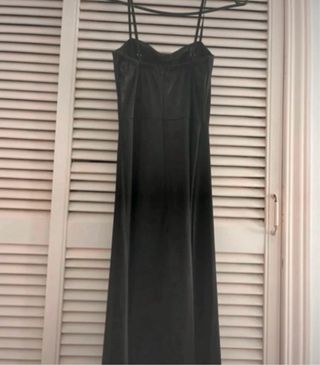 Vestido largo liso saten negro tirantes elegante S