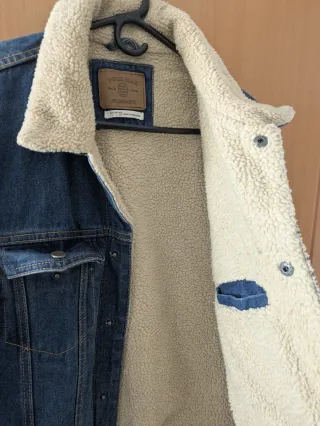 Chaqueta vaquera Pull&Bear con borreguito