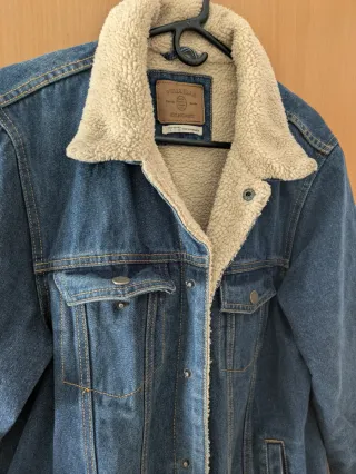 Chaqueta vaquera Pull&Bear con borreguito