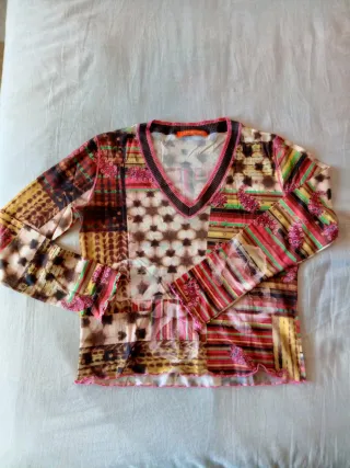 Espectacular "jersey" manga larga estampado