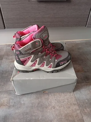 Botas de montaña mujer grises y rosas