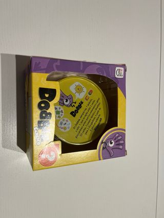 Juego de mesa Dobble Clásico.