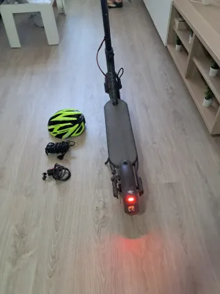 Patinete Eléctrico Xiaomi + Casco