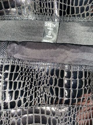 Falda Shein efecto piel cocodrilo