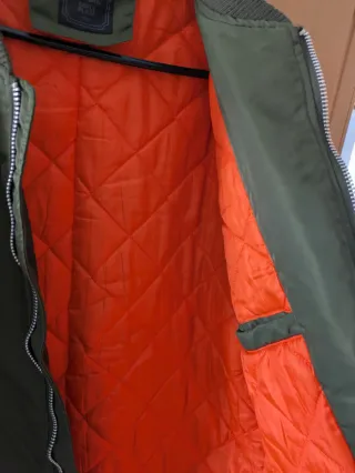 Chaqueta bomber verde oliva