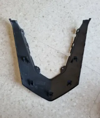 Tapa forma V frontal YAMAHA NMAX