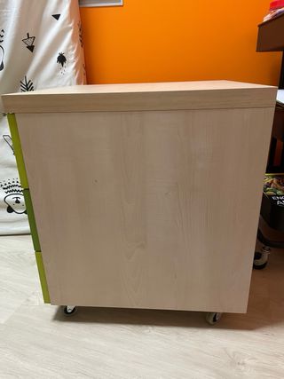 Mueble Cajonera verde con ruedas