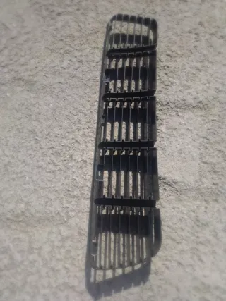 Rejilla Delantera VW 6N0 853 677 D