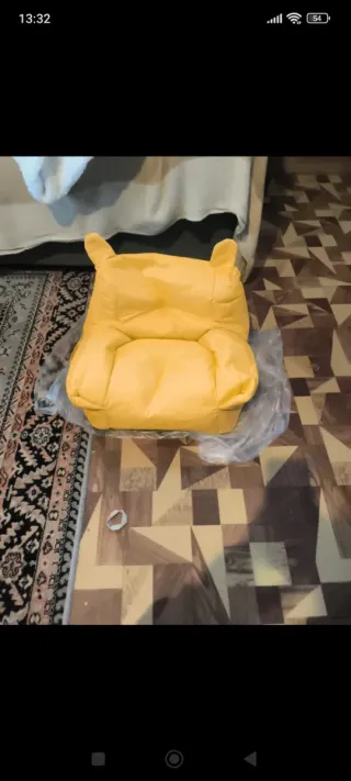 Sofá para mascotas amarillo