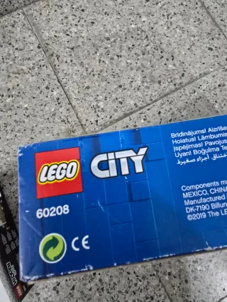 LEGO City Parachute Set 60208