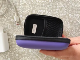 Estuche goma dura con bolsillo y cremallera