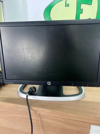 Pantalla, teclado, ratón y ordenador por 50€