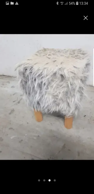 Puff peludo de peluche