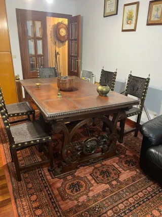 Mesa y 6 Sillas Estilo Siglo XVIII