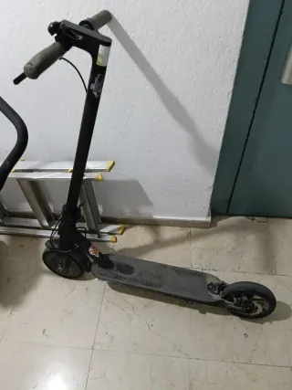 Patinete eléctrico para piezas - Batería OK