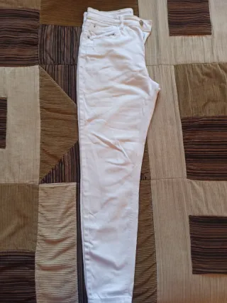 Pantalón blanco Stradivarius Talla 38