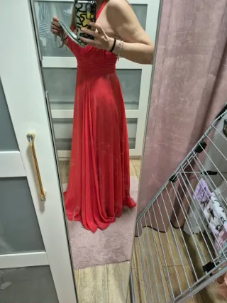 Vestido largo invitada boda rojo