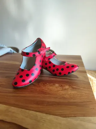 Zapatos Flamenco Niña Lunares Rojos