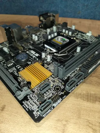 Asus H110M-R/C/SI MicroATX LGA1151 DDR4 Placa Base