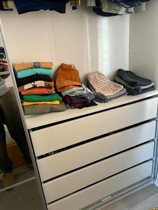 Armario modular IKEA puertas espejo y madera azul