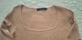 Jersey VERO MODA beige manga abullonada.