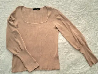 Jersey VERO MODA beige manga abullonada.