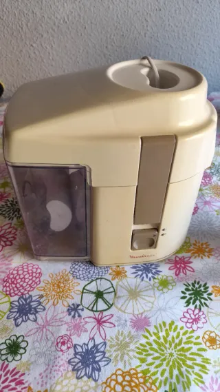 Picadora, exprimidor y licuadora