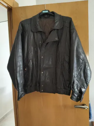Cazadora de cuero marrón talla M