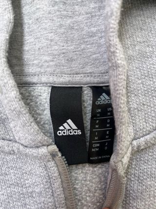 Sudadera Adidas Gris con Logo Dorado