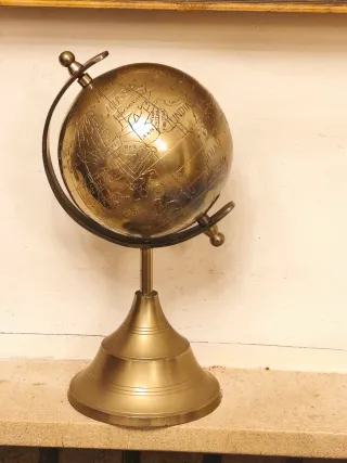 Globo terráqueo bronce vintage de los años 80