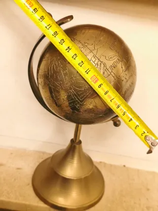 Globo terráqueo bronce vintage de los años 80