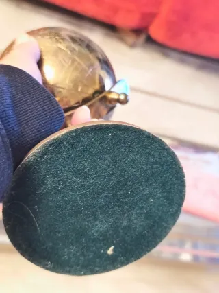 Globo terráqueo bronce vintage de los años 80