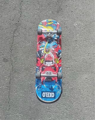 Monopatín Oxelo con diseño llamativo