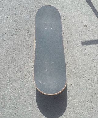 Monopatín Oxelo con diseño llamativo