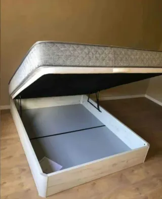 Letto a scomparsa con materassi in memory foam