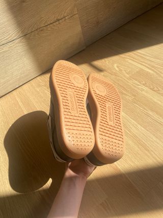 Zapatillas Reebok Negras y Blancas deportivas