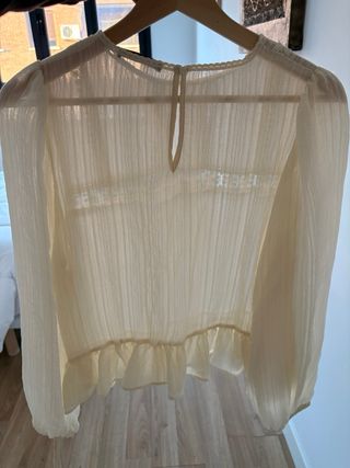 Blusa Zara beige nueva