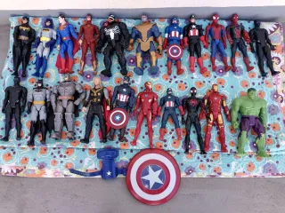 Lote Figuras Superhéroes Marvel y DC