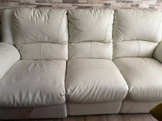 Sofá de piel blanco