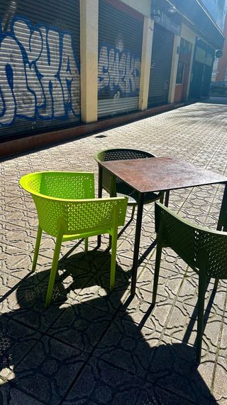 Mesas y Sillas  bajas y altas Terraza