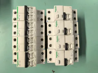 Lote magnetotérmicos y diferenciales Schneider