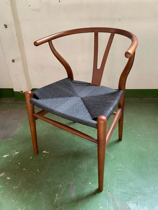 Silla estilo Wishbone