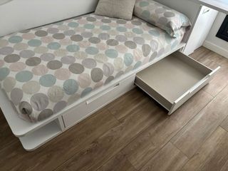 Conjunto de cama individual con almacenaje