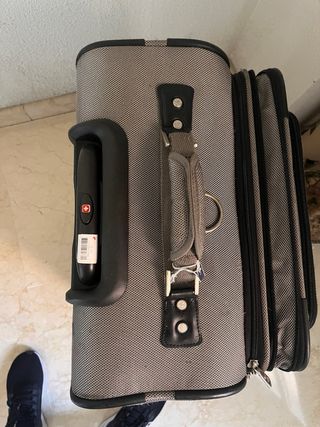 Maleta mediana Swissgear gris y negra