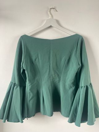 Blusa verde manga acampanada
