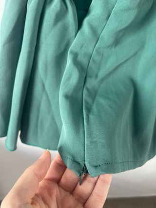 Blusa verde manga acampanada